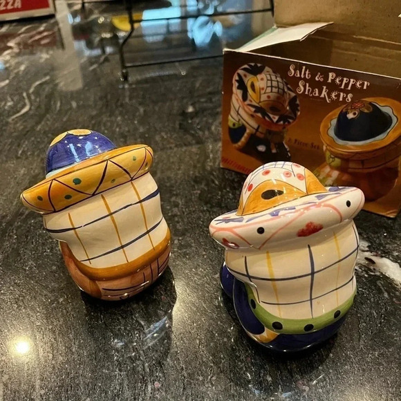 Bright Colorful Sombrero Salt & Pepper Shakers - Picture 6 of 9